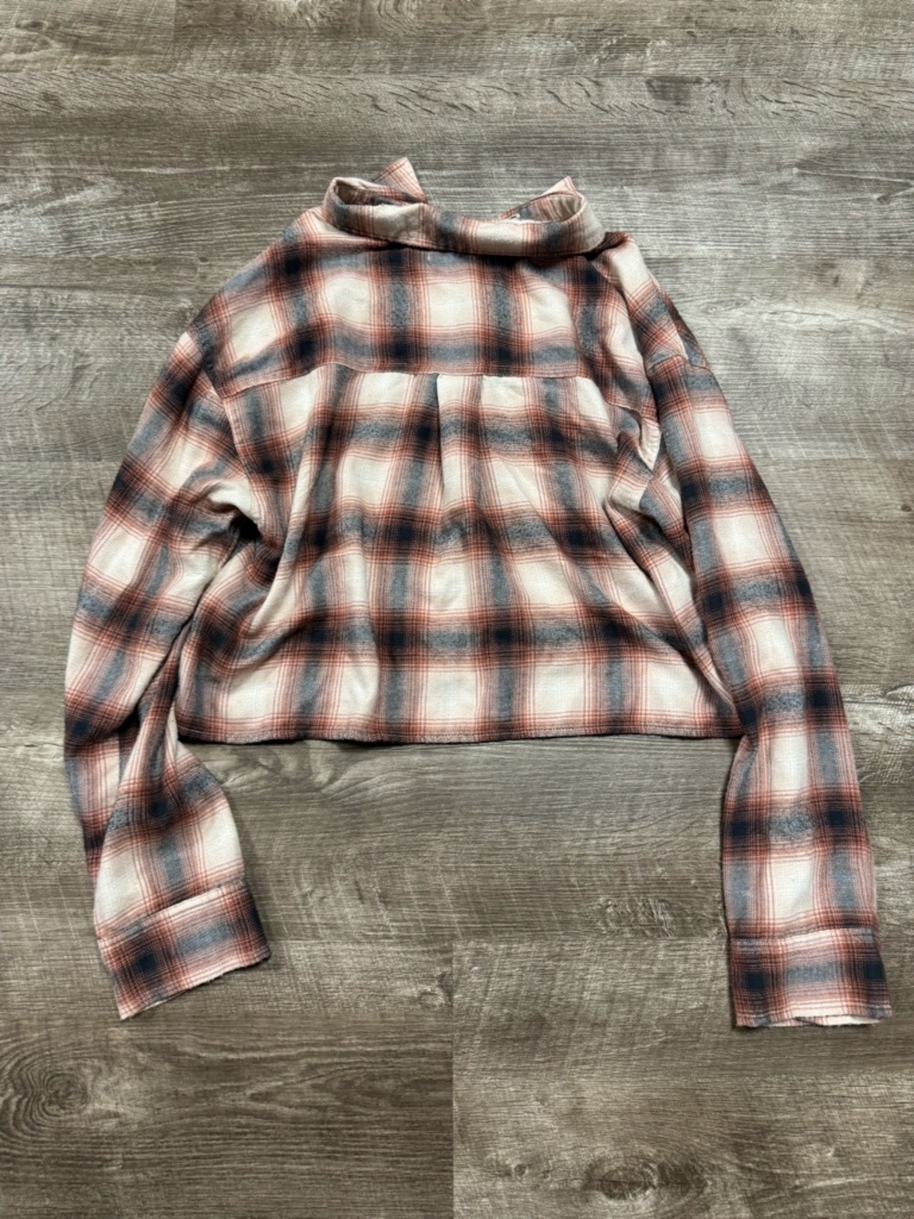 Hollister Plaid Button Front Shirt Size Small - Picture 8 of 8